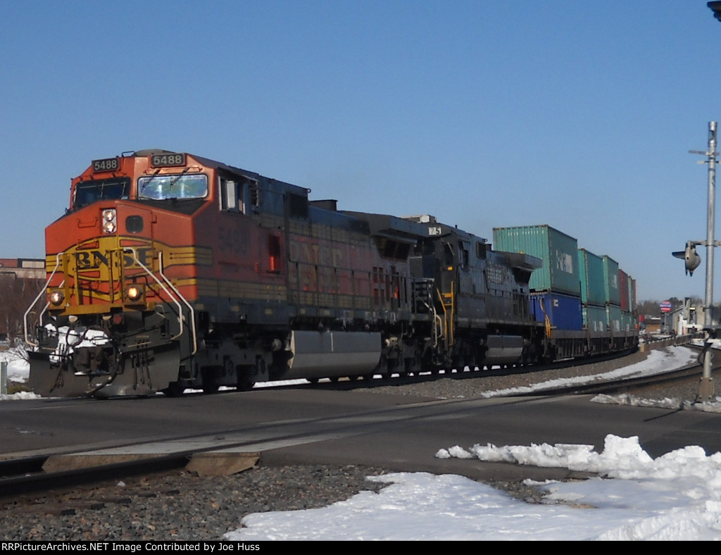 BNSF 5488 East